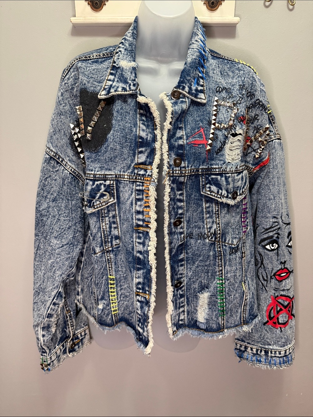 For Her NYC Graffiti Art Distressed Grunge Denim Acid Wash Jacket Size Medium